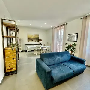 Privatehouseinrome , Rzym Włochy